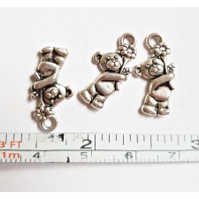 Pewter Teddy Bear with Flower Charms 19x10mm 5pcs