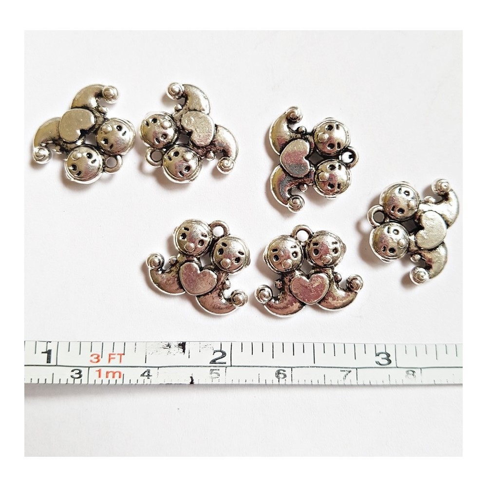 1pc Grab Bin - Pewter Two Children with a Heart 17x14mm 1pc Grab Bin - Pewter Two Children with a Heart 17x14mm